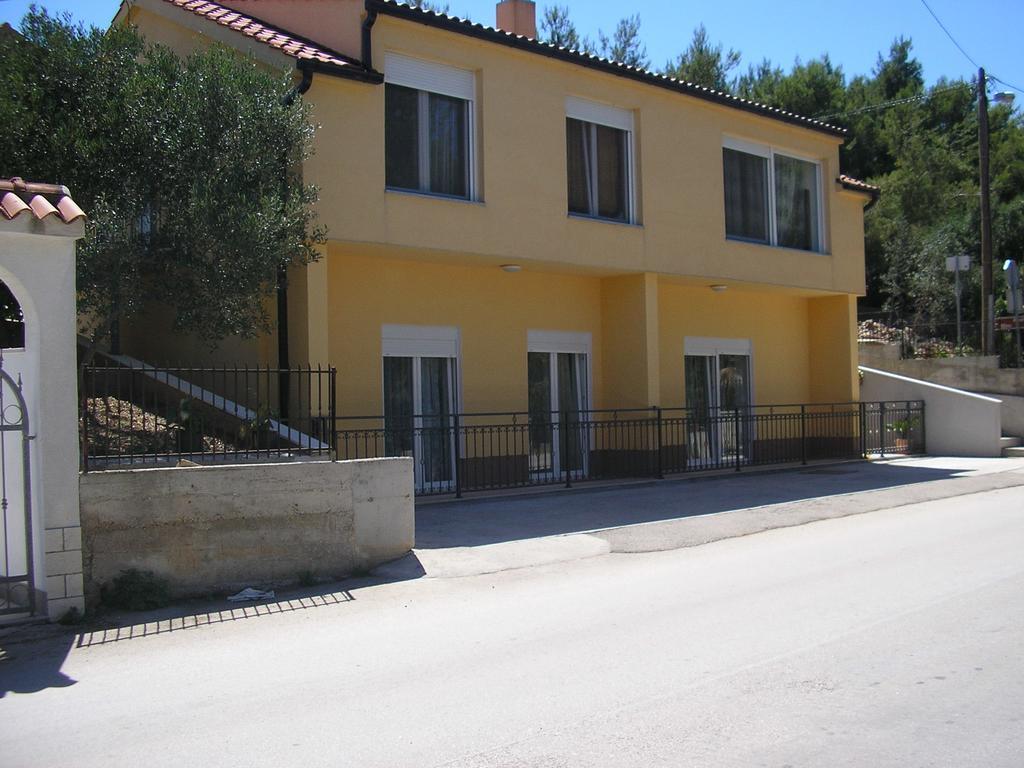 Apartments Viki Traù Esterno foto