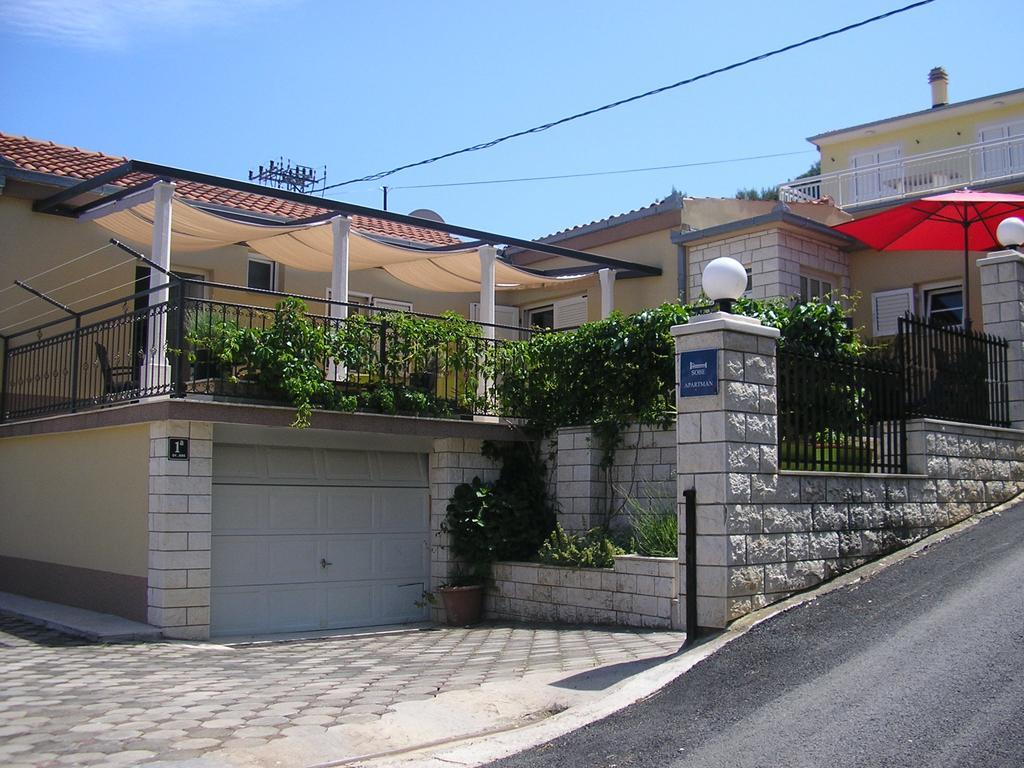 Apartments Viki Traù Esterno foto
